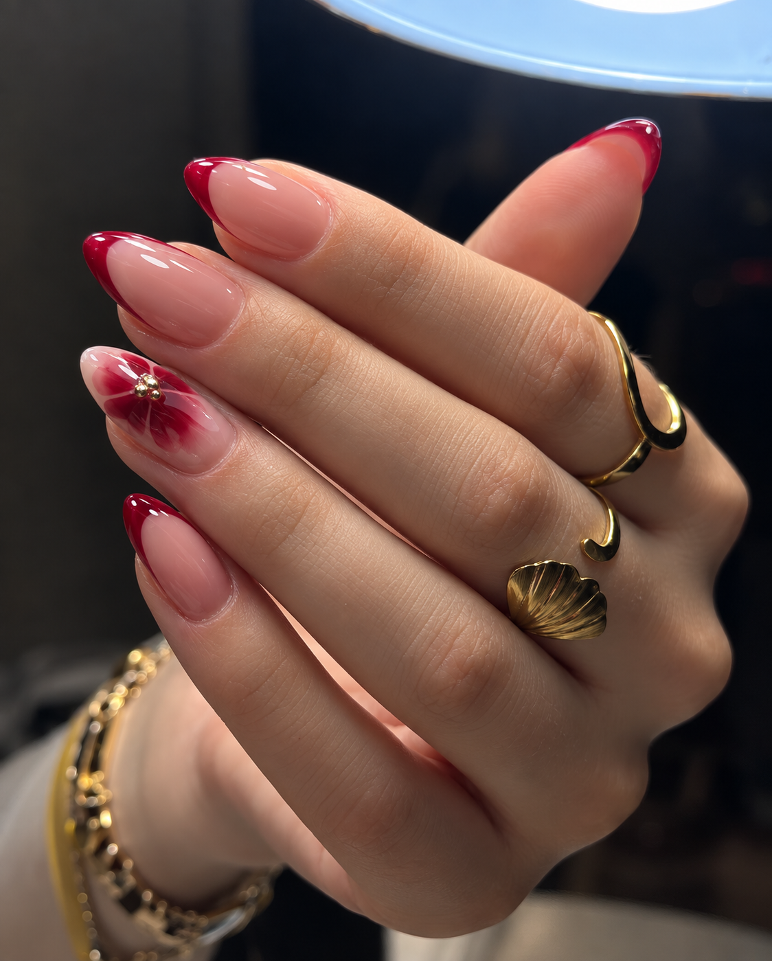 Bordo French ve çiçek detaylı kişiye özel nail art
